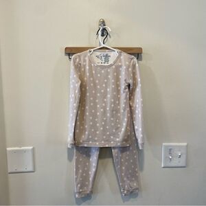 Copper Pearl 2 piece Long Sleeve Pajama Set in size 5t stars beige